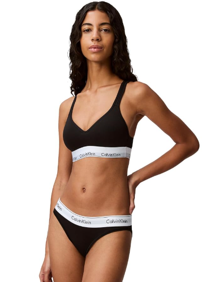 Calvin Klein: L&rsquo;Eleganza Moderna che Conquista Generazioni